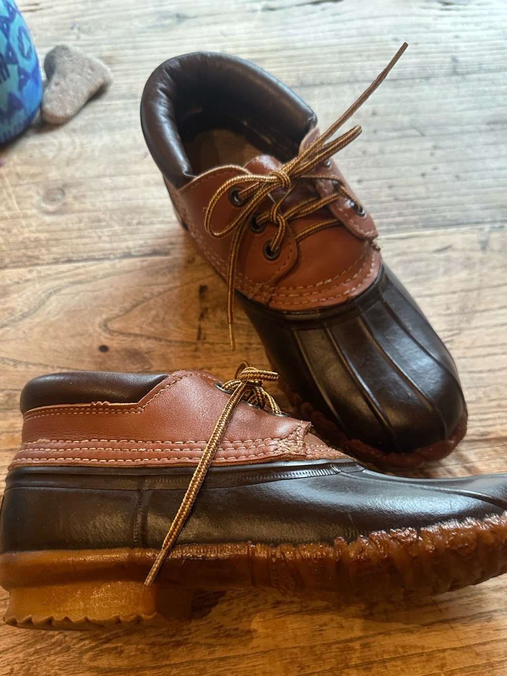 🦆Vintage  Preppy La Crosse Duck shoe size 7